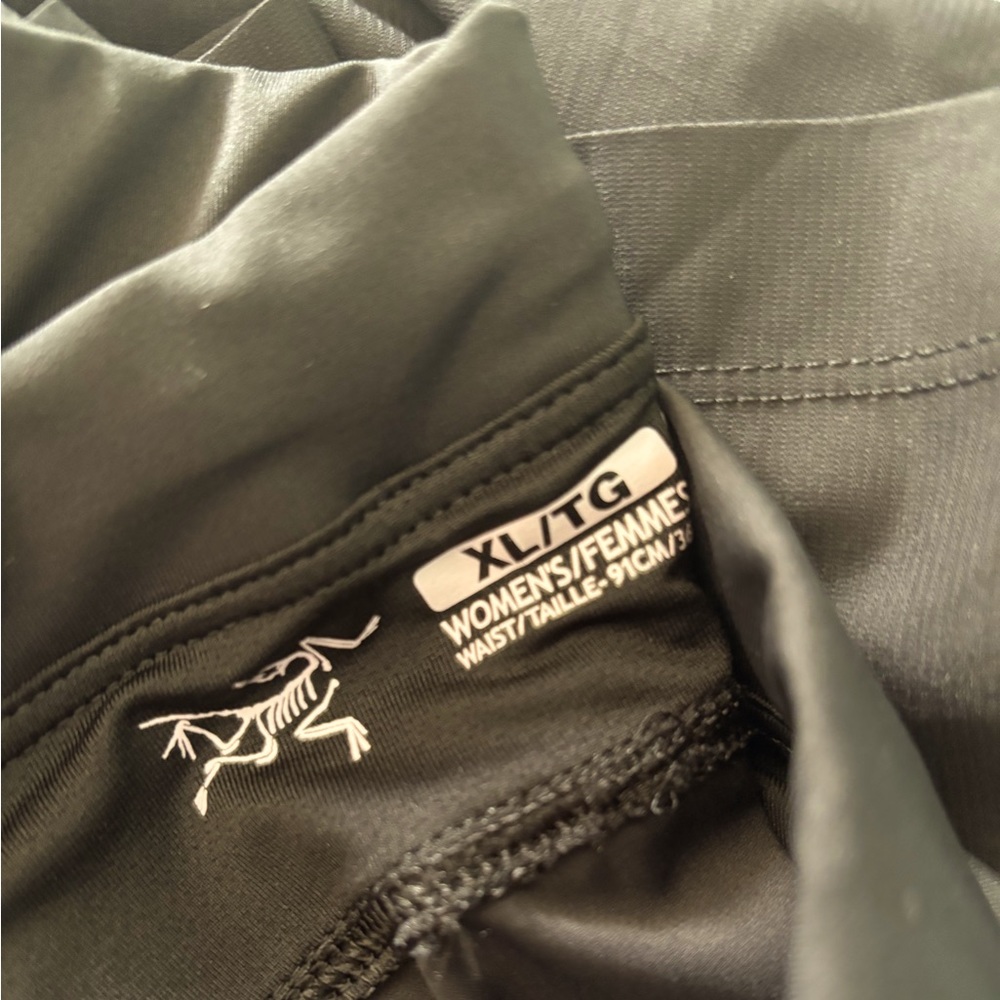 Arc’ teryx women hiking/snow pants.